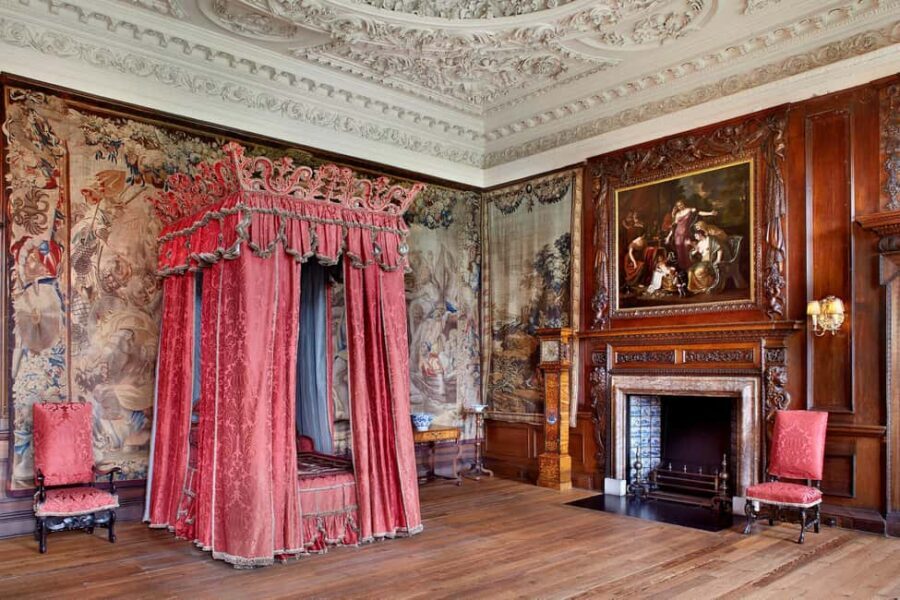 Edinburgh: Castle Guided Tour & Holyrood Palace Ticket - Key highlights worth your attention