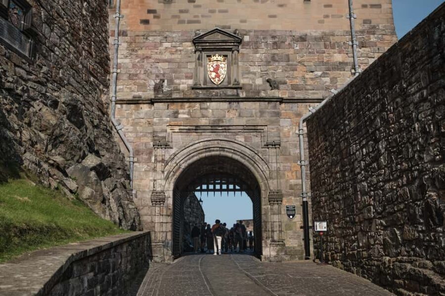 Edinburgh: Castle Guided Tour & Holyrood Palace Ticket - Who should book this tour (and who might want something else)?