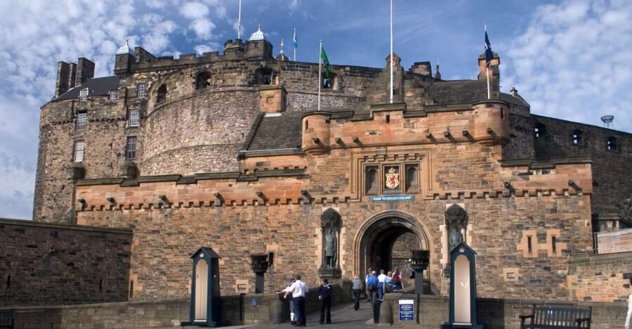 Edinburgh Castle: Guided Walking Tour with Entry Ticket - Great Hall and Royal Palace: where Mary’s world feels real