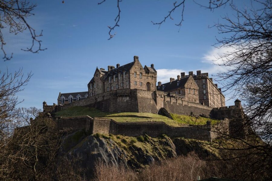 Edinburgh Castle & Royal Mile Walking Tour - Ticket Included - Royal Mile cobbles and St Giles Cathedral: the story starts here