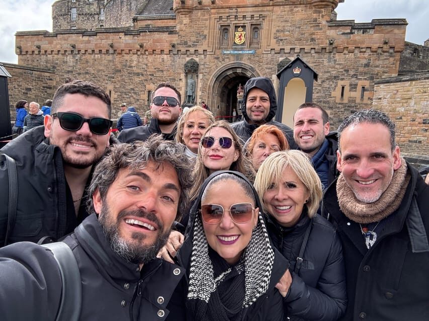 Edinburgh Castle & Royal Mile Walking Tour - Ticket Included - From Mercat Cross to Victoria Street: power, culture, and street-level Edinburgh