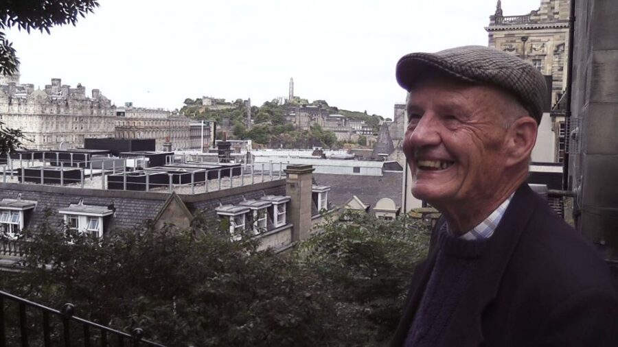Edinburgh: City Highlights Private Guided Walking Tour - Customizing your half-day or full-day walk