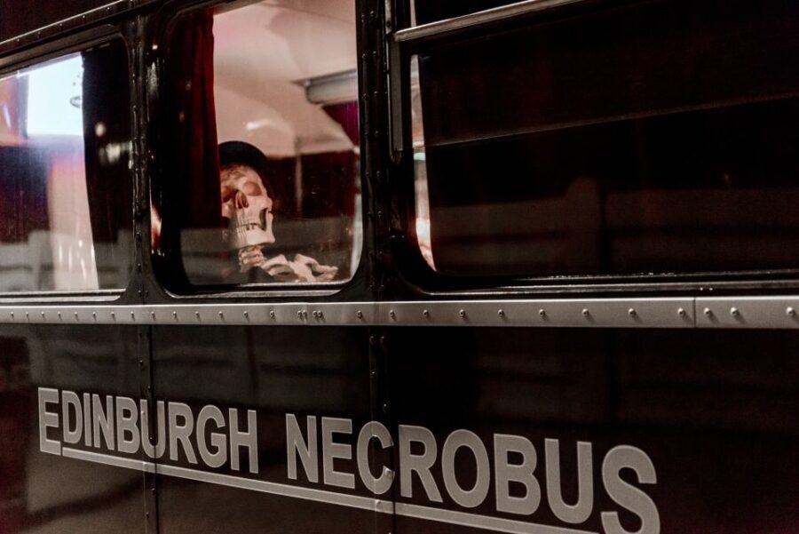 Edinburgh: Comedy Horror Ghost Bus Tour - What you’ll see: Edinburgh Castle to Holyrood Palace