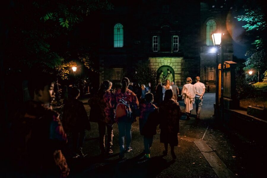 Edinburgh: Comedy Horror Ghost Bus Tour - The graveyard stop: the spooky pause you’ll remember