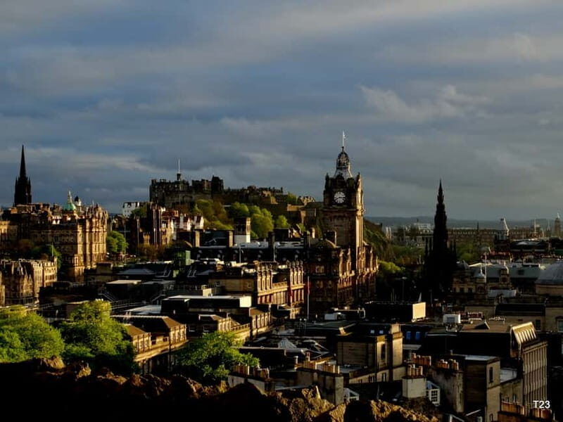 Edinburgh: Dark History Royal Mile Walking Tour - The Canongate Graveyard: why ghost stories form in real places