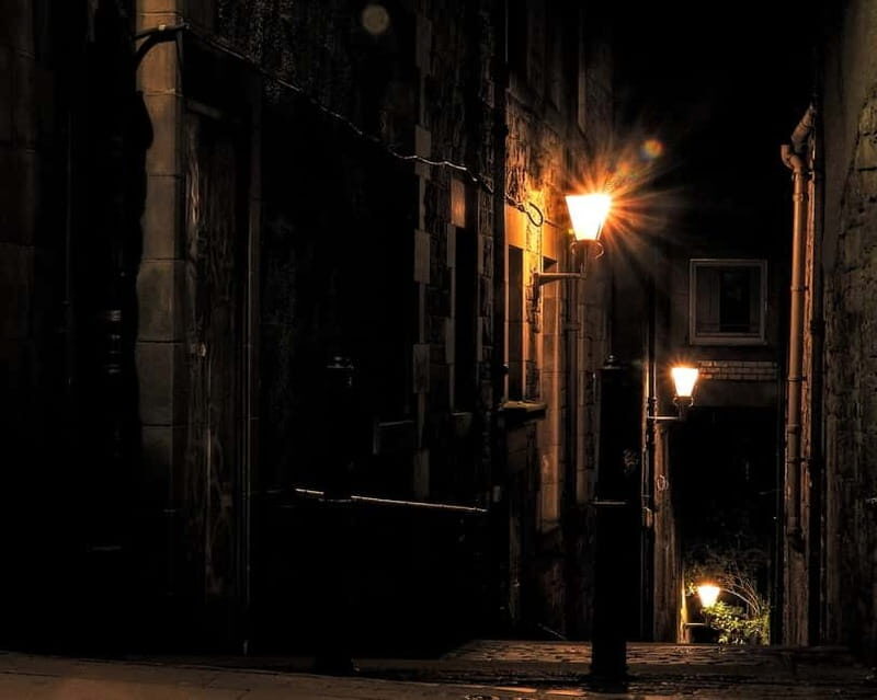 Edinburgh: Dark History Royal Mile Walking Tour - Canongate adds a second layer: the city’s darker side gets personal
