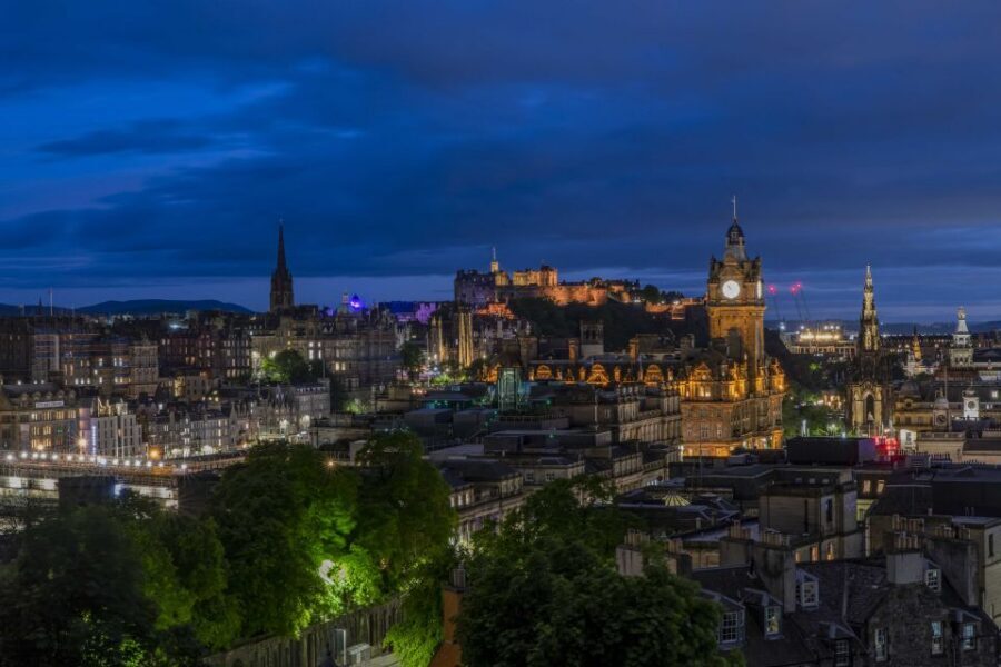 Edinburgh: Dark Secrets of the Old Town Ghost Walking Tour - Burke and Hare: the Westport Murderers and the corpse black market