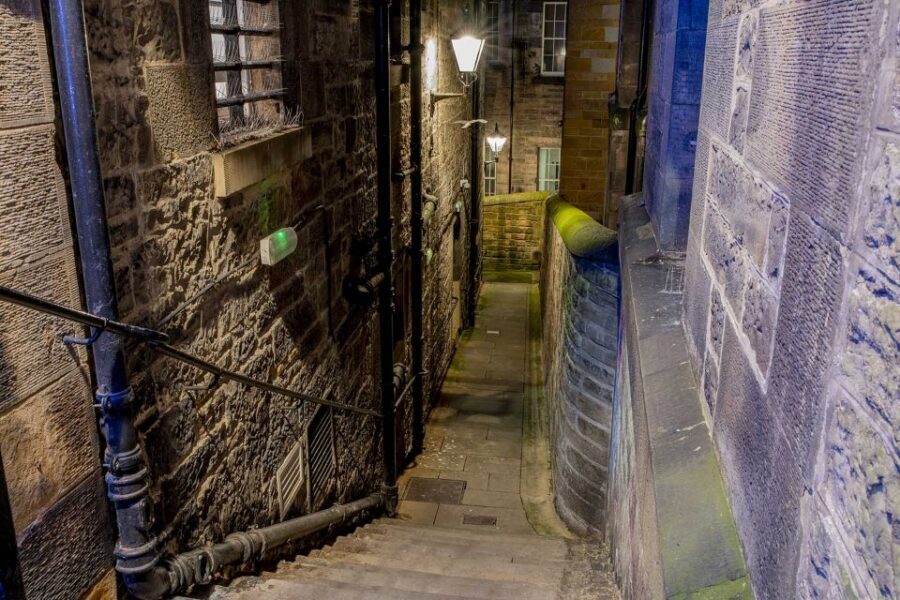 Edinburgh: Dark Secrets of the Old Town Ghost Walking Tour - Black Death in the 1300s: doctors, cure attempts, and the reality behind the myths