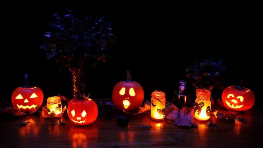 Edinburgh: Dark Secrets of the Old Town Halloween Tour - Witch hunts, witchcraft beliefs, and Halloween’s darker thread