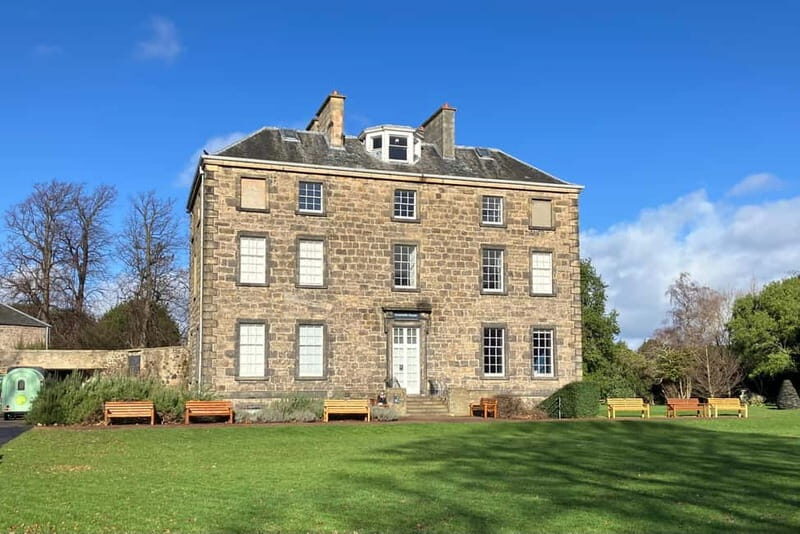 Edinburgh: Dean Village, Circus Lane & Botanic Garden Walk - Why a Small Group Guide Makes This Tour Better