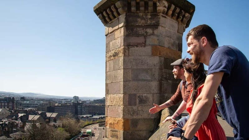 Edinburgh: Edinburgh Castle Guided History Tour with Tickets - The Honours of Scotland and a Built-In Reason to Come Back