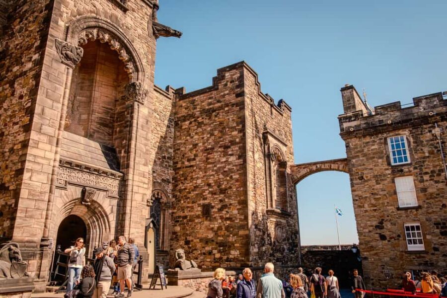 Edinburgh: Edinburgh Castle Tickets & Tour with Kilted Guide - Weather, steps, and the comfort reality check