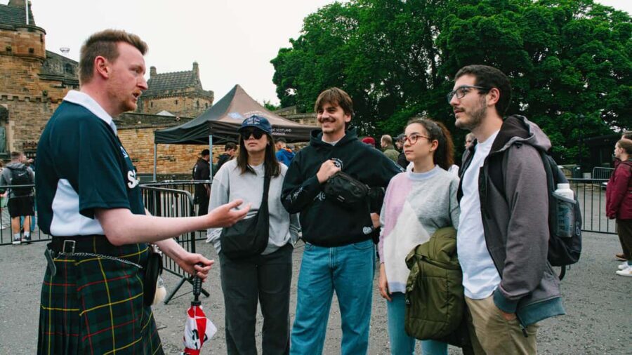 Edinburgh: Edinburgh Castle Tickets & Tour with Kilted Guide - Price and value: what $45 really covers