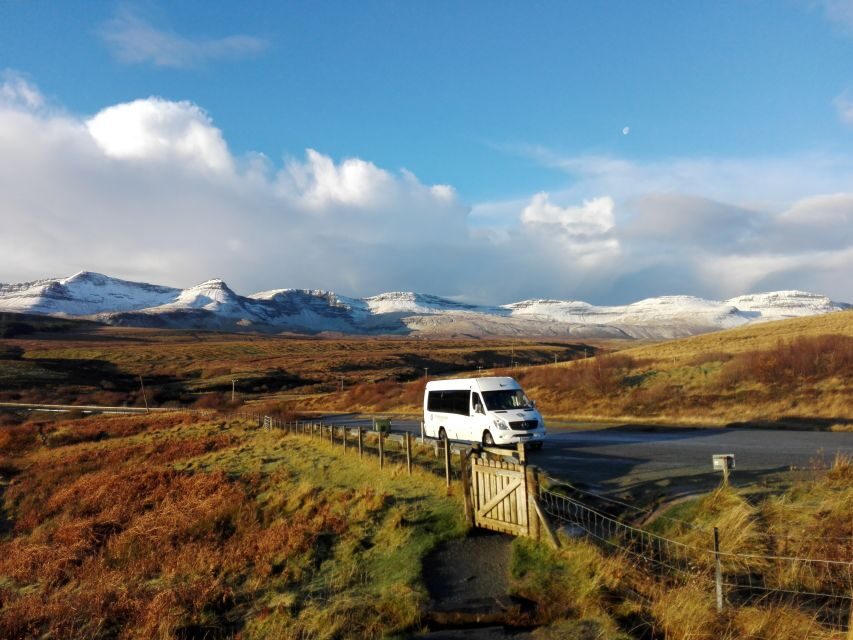 Edinburgh: Eilean Donan, Loch Ness & Glenfinnan 2-Day Tour - The starting stretch: Stirling, Wallace Monument, and Loch Lomond’s quick reset