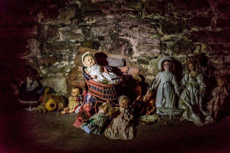 Edinburgh: Evening Underground Ghost Tour - Spooky effects at night: weird noises, smells, and dark-sky nerves