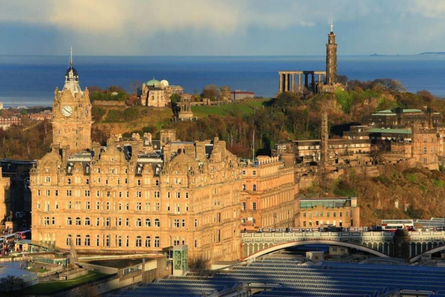 Edinburgh: Food & Drink Tasting Tour - Where It Starts: Old Town Near the Royal Mile