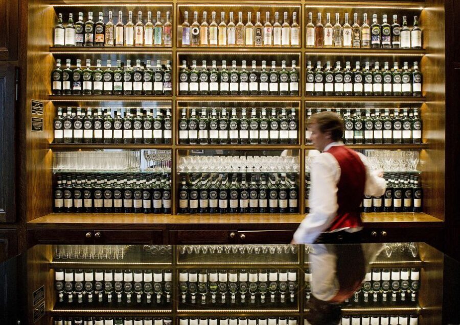 Edinburgh: Food & Drink Tasting Tour - The Tour’s Scottish Flavor Mix: Traditions Plus Local Favorites