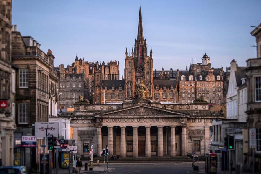 Edinburgh: Full-Day Walking Tour with Edinburgh Castle - The Georgian House: a quick guided look at high-society life