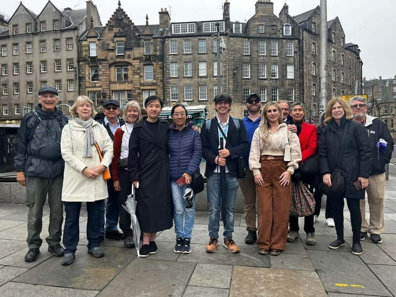 Edinburgh: Full-Day Walking Tour with Edinburgh Castle - Royal Mile break and the Old Town power walk