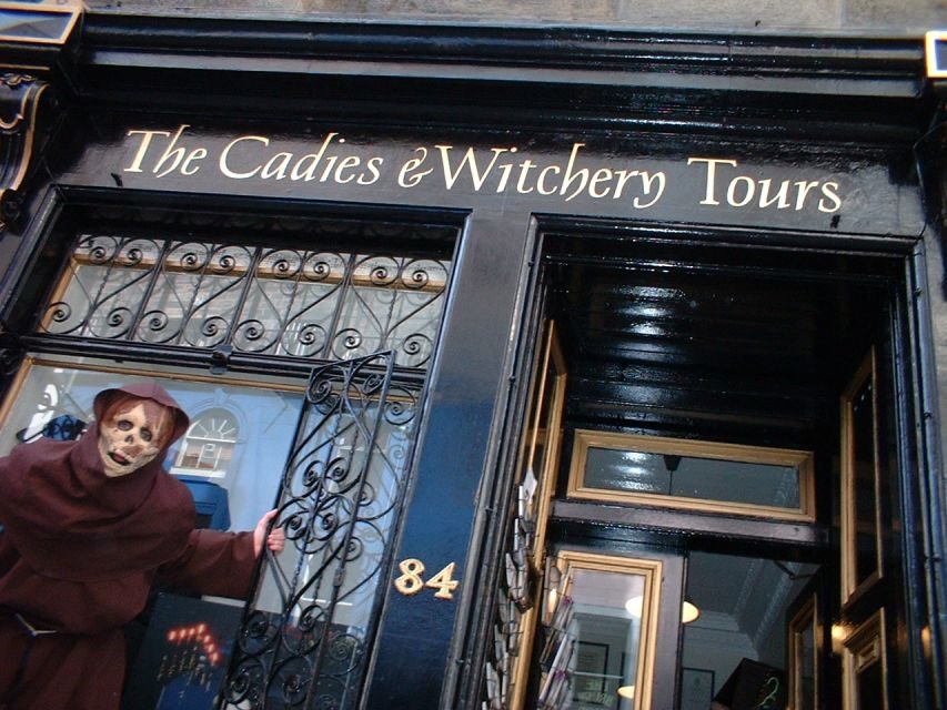 Edinburgh Ghosts & Gore Walking Tour - The 90 minutes: pace, interaction, and how scares work here