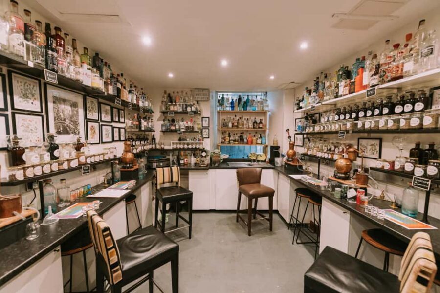 Edinburgh: Gin Distillation Workshop with Gin Tasting - A hands-on Edinburgh gin workshop with real take-home bragging rights