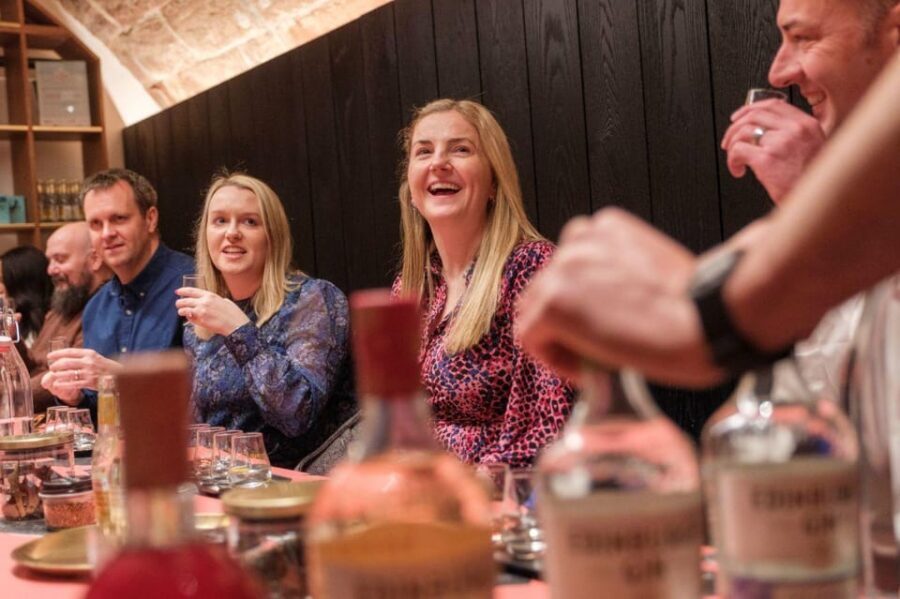Edinburgh: Gin Distillery Tour and Tasting - Starting at The Arches: where the tour begins