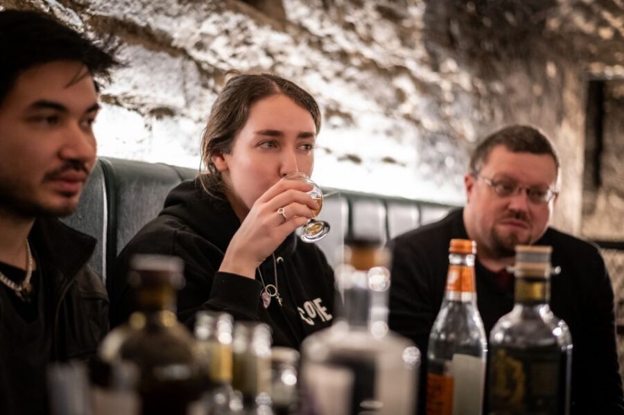 Edinburgh: Gin Tasting at Underground Venue - Should you book this Edinburgh gin tasting in The Lost Close?