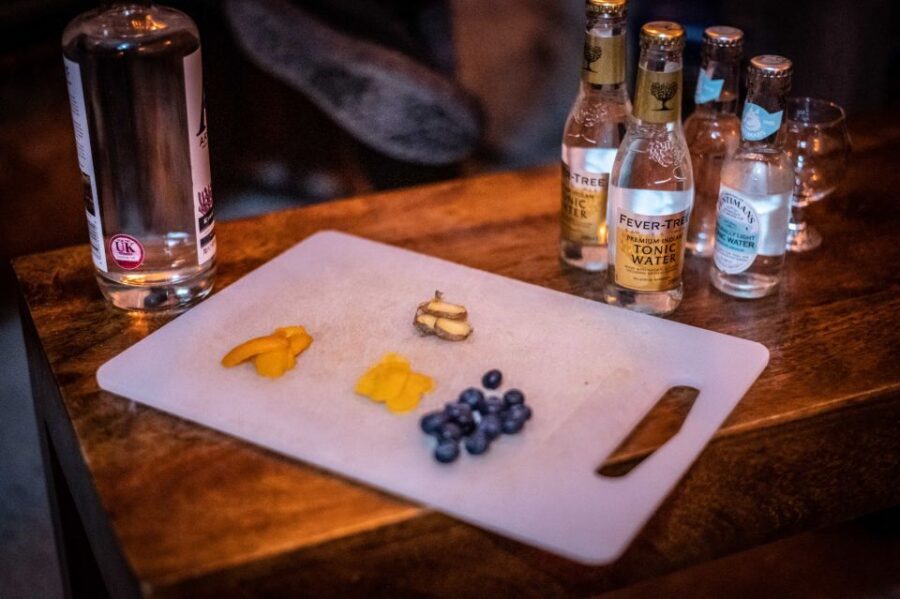 Edinburgh: Gin Tasting at Underground Venue - Why The Lost Close changes the whole vibe