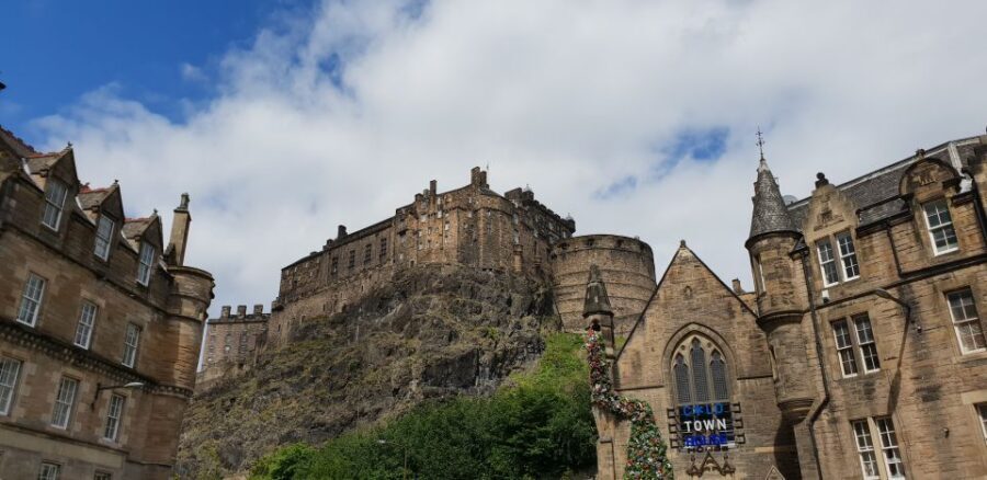 Edinburgh: Guided Tour in French - Key things to know before you go