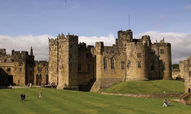 Edinburgh: Harry Potter and English Castles Tour in Spanish - Key points to notice before you go