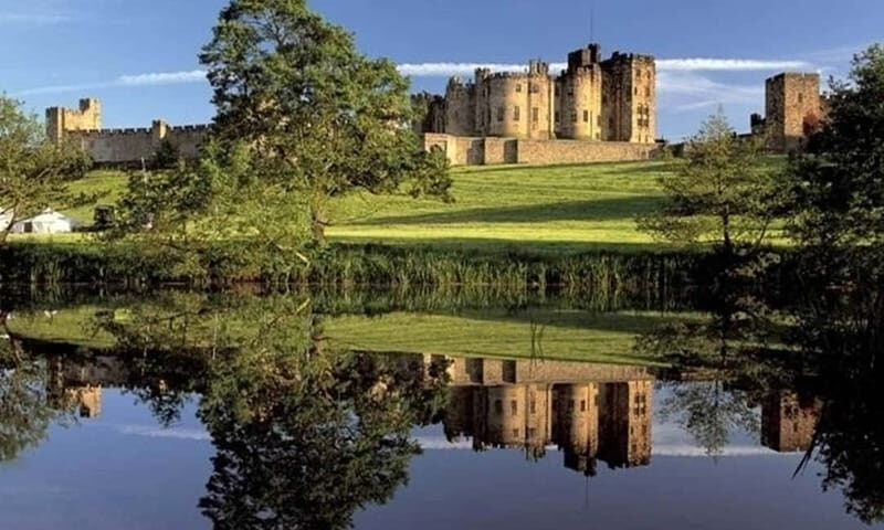 Edinburgh: Harry Potter and English Castles Tour in Spanish - Why this Northumberland and Hogwarts tour makes sense from Edinburgh