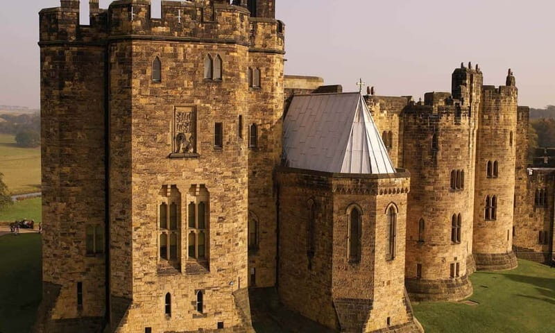 Edinburgh: Harry Potter and English Castles Tour in Spanish - Meeting at 190 High Street and how the day pacing works