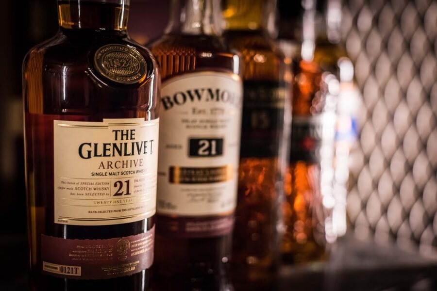 Edinburgh: Harry Potter Guided Tour With A Whisky Tasting - The walking route: from Waverley Station to Victoria Street and the castle views