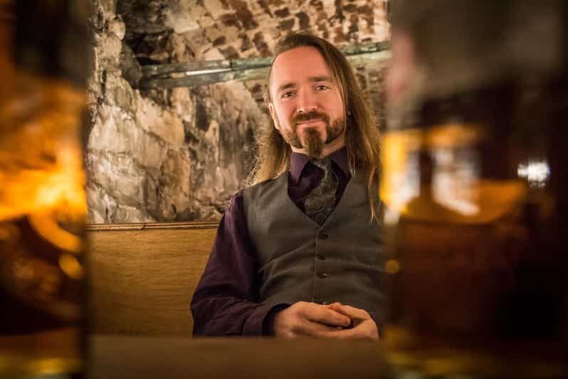 Edinburgh: Harry Potter Guided Tour With A Whisky Tasting - Down to The Lost Close: Edinburgh’s forgotten streets and the whisky expert