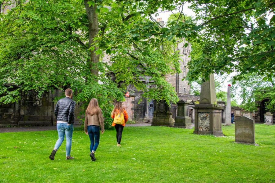 Edinburgh: Harry Potter Magical Guided Walking Tour - Greyfriars Kirkyard: The Real Grave of Tom Riddle
