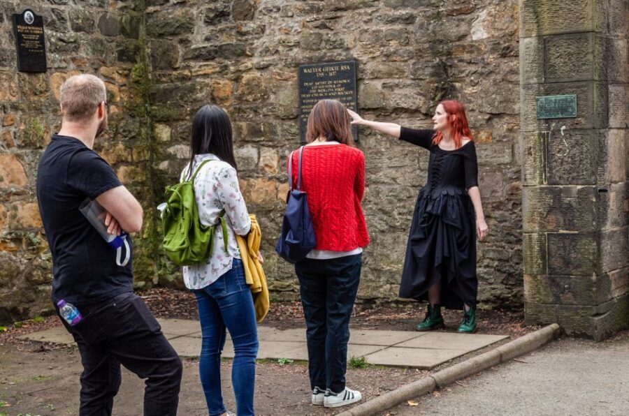 Edinburgh: Haunted Underground Vaults and Graveyard Tour - Meeting at Lawnmarket: Your Starting Line Without Stress