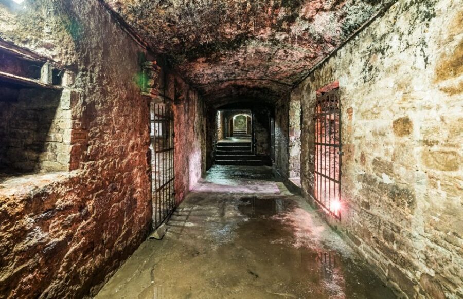 Edinburgh: Haunted Underground Vaults and Graveyard Tour - Price and Value: Is $32 Worth It?
