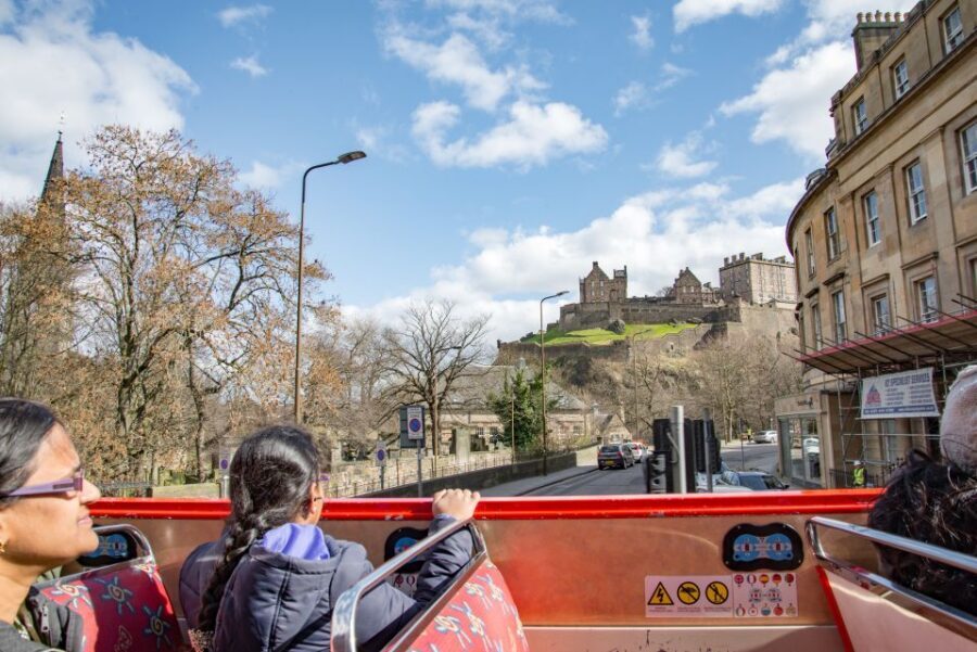 Edinburgh: Hop-On Hop-Off Bus Pass with 3 City Tours - Stop-finding tips: maps, signage, and one common hiccup near Holyrood