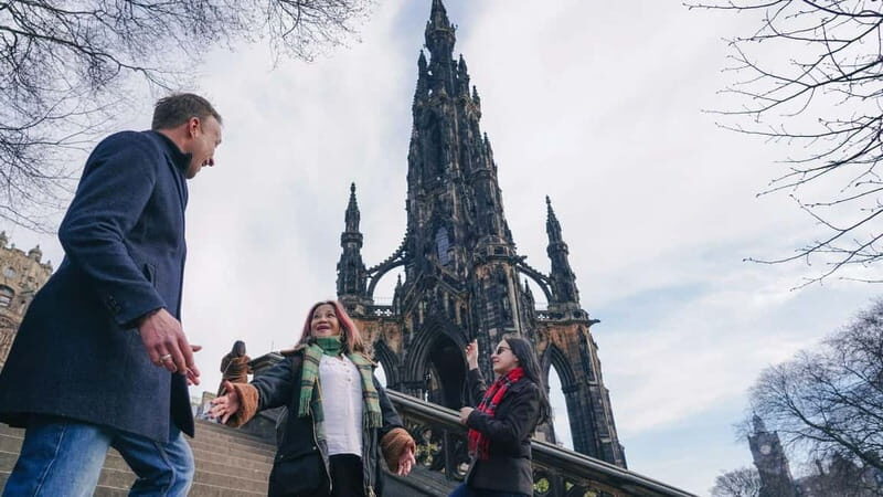 Edinburgh Like a Local, Private & Personalized (2-3hrs) - The route: from iconic landmarks to medieval closes and secret courtyards