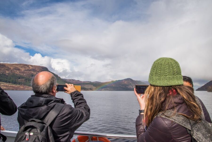 Edinburgh: Loch Ness, Glencoe, and Highlands Day Tour - How the guides and audio guides change the whole experience