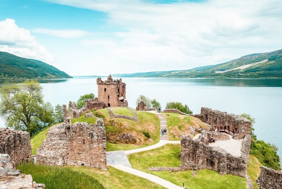 Edinburgh: Loch Ness, Glencoe & the Scottish Highlands Tour - Loch Ness choice time: castle and cruise, whisky experience, or a loch walk