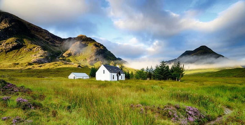 Edinburgh: Loch Ness, Inverness & Highlands Tour in Spanish - Fort Augustus: Nessie search, Loch Ness sign, and village time