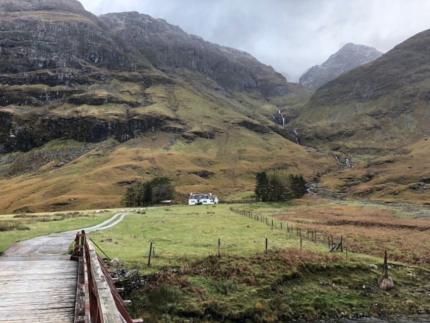 Edinburgh: Loch Ness, Inverness & Highlands Tour in Spanish - The 37 km run to Inverness: from lake views to River Ness walking
