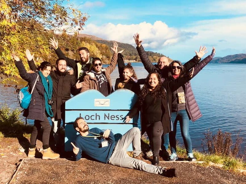 Edinburgh: Loch Ness, Inverness & Highlands Tour in Spanish - Starting Point in Edinburgh: St Andrew’s House and the green jacket rule
