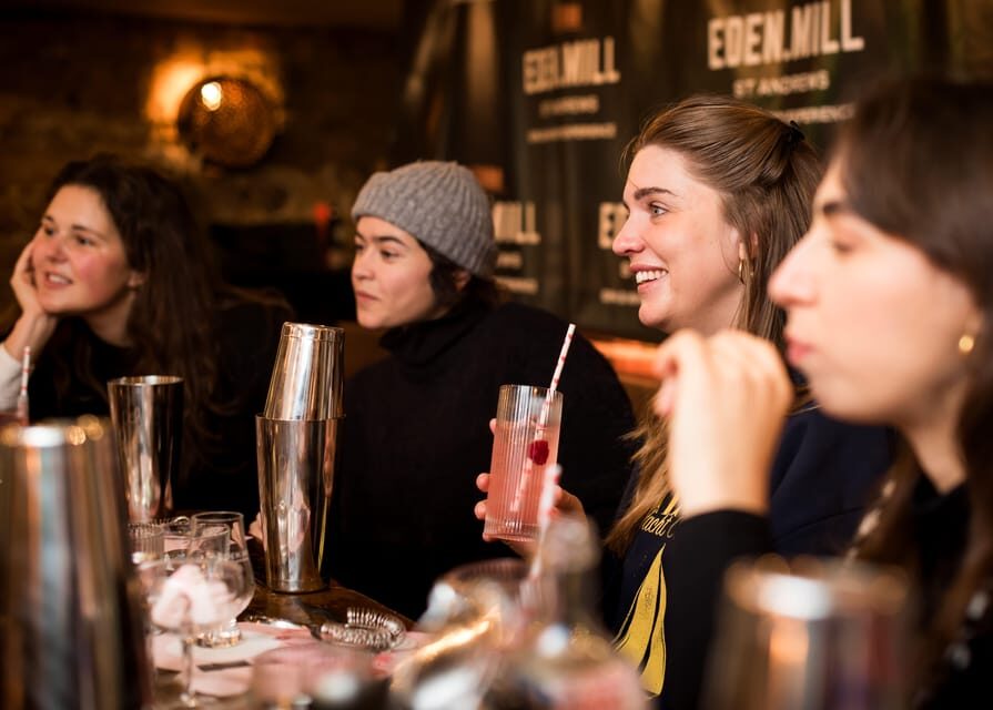 Edinburgh: Love Gin Cocktail Masterclass - Making Your Own Bramble Cocktail Step by Step