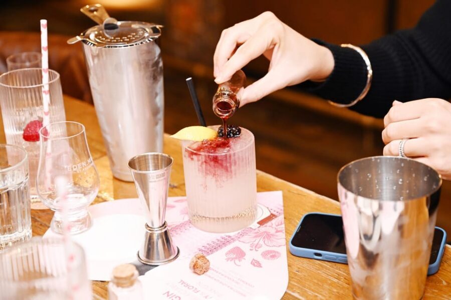 Edinburgh: Love Gin Cocktail Masterclass - Alcohol Included, Adults Only: The Practical Fit