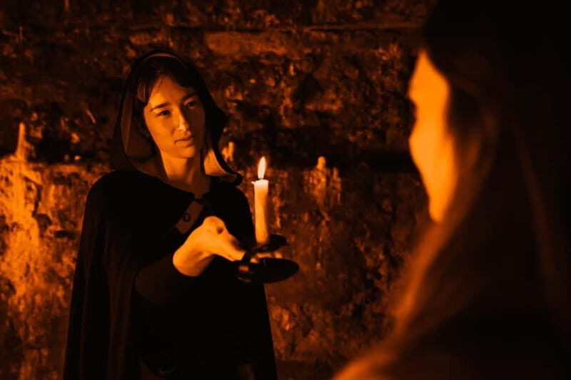 Edinburgh: Multi-Sensory Adults Haunted Vaults Night Tour - The 20 Minutes Above Ground: Wynds, Closes, and True Crime Tone