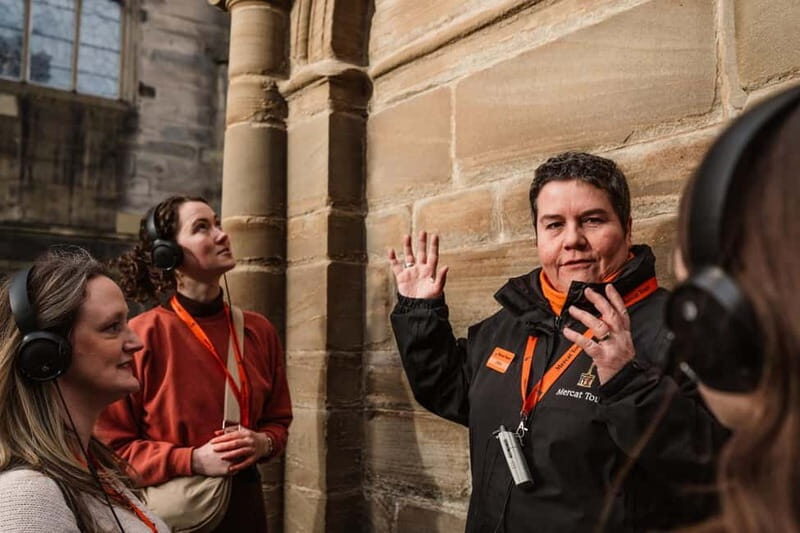 Edinburgh: Multi-Sensory Old Town Historical Walking Tour - Headsets and device audio: the practical superpower on windy streets