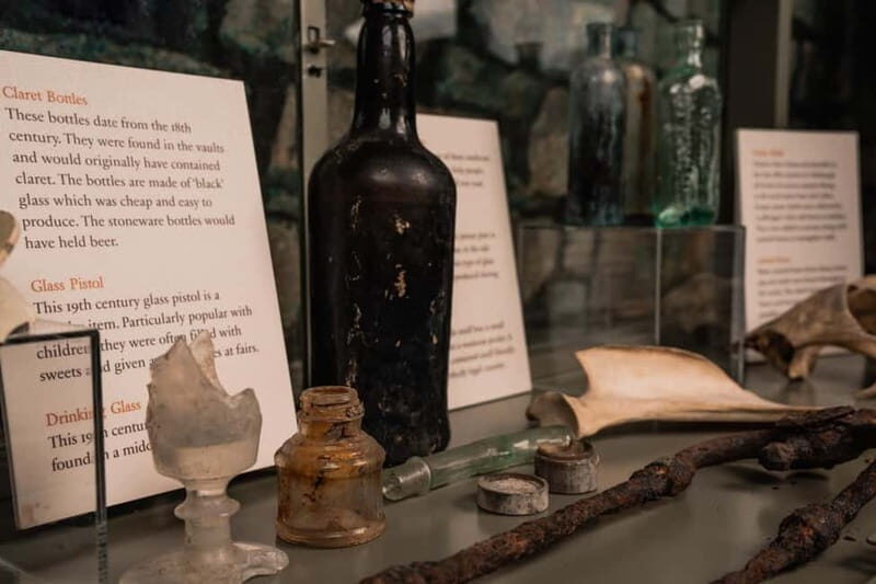 Edinburgh: Multi-Sensory Small-Group Historic Vaults Tour - Storytelling style: master guides, clear audio, and fast Q&A