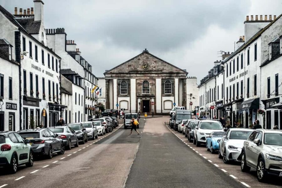 Edinburgh: Oban, Kilchurn Castle & Inveraray Tour in Spanish - Inveraray: Royal Burgh charm and William Adam’s design sense